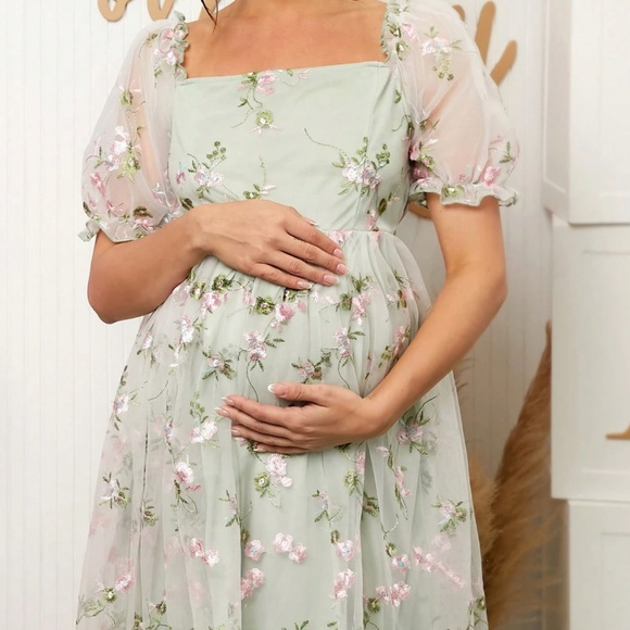Maternity Mint Green Floral Embroidered Puff Sleeve Dress - Picture 4 of 5